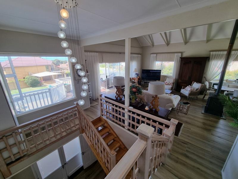 5 Bedroom Property for Sale in Outeniqua Strand Western Cape